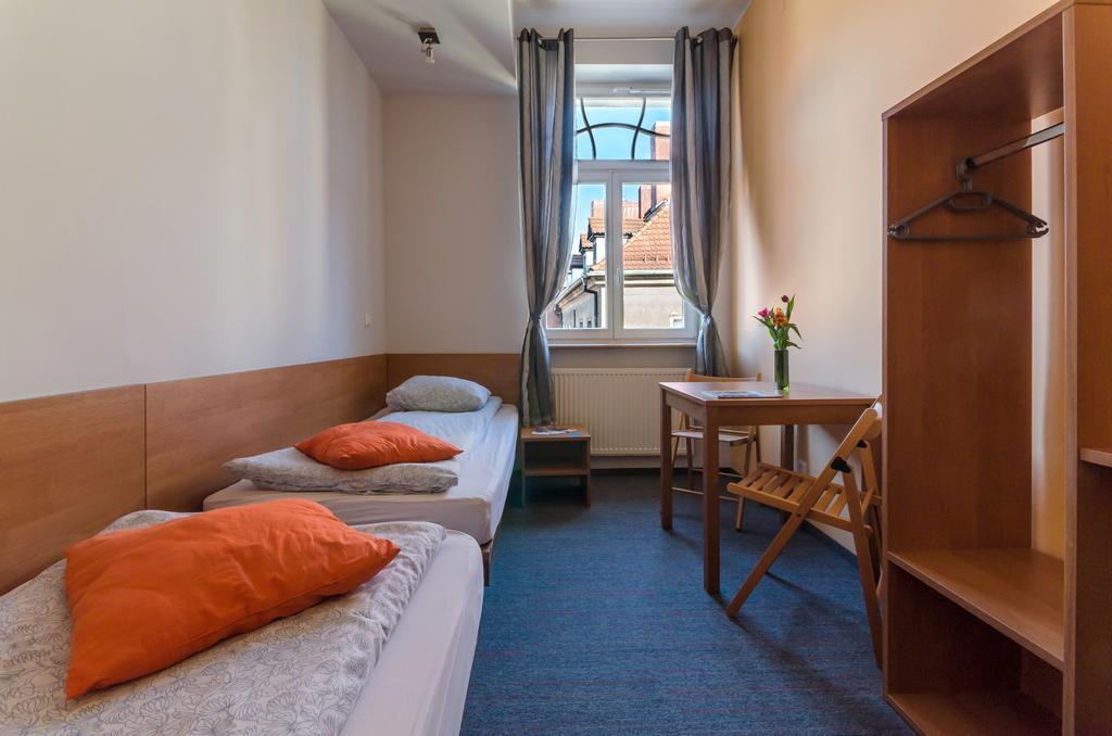 Hill Inn Poznań Buitenkant foto